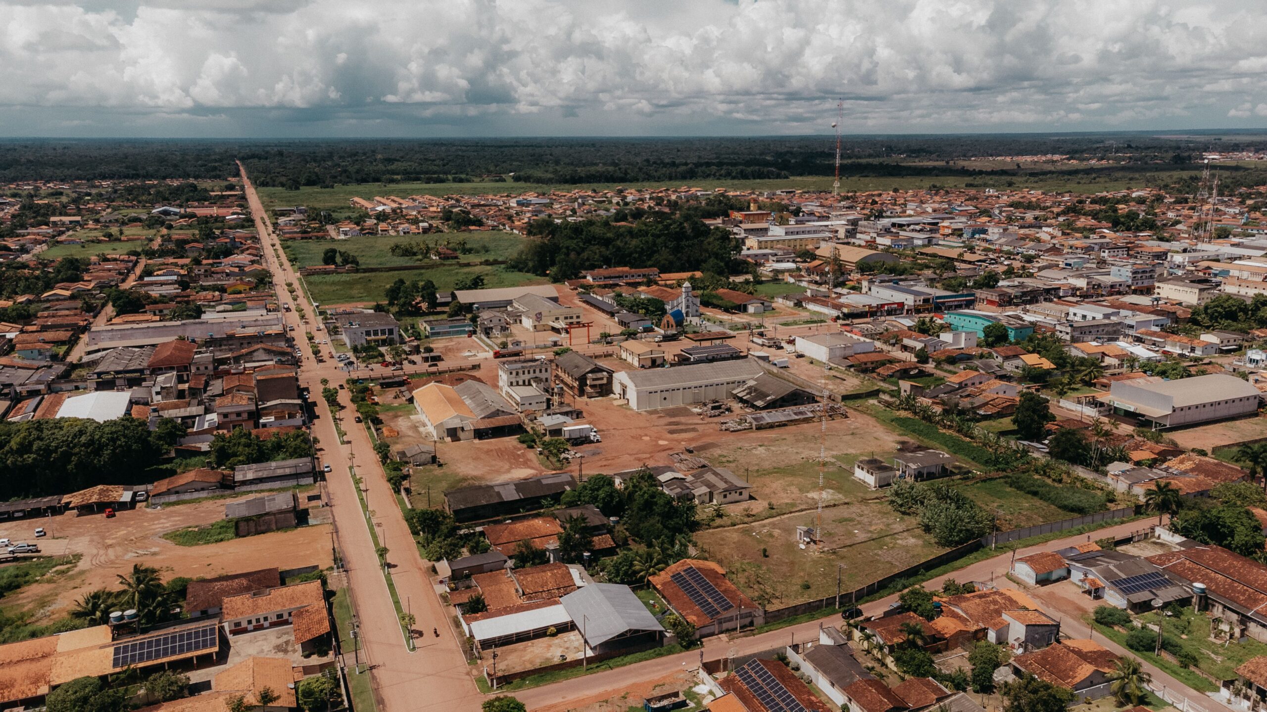 Vista de Paramaribo, capital do Suriname, principal cidade para trabalhar no país em 2026