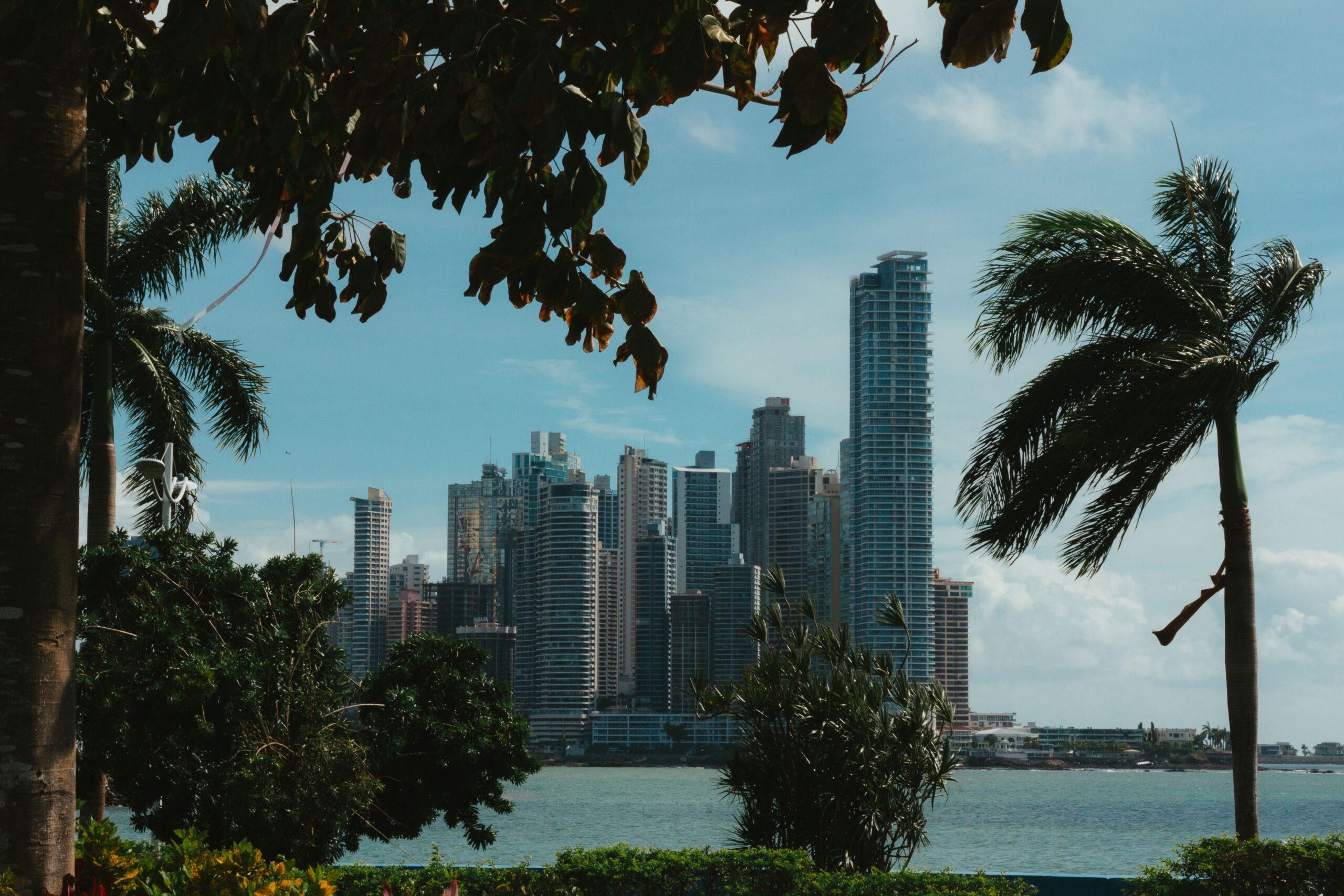 Cartão de transporte e dólares para viajar no Panamá