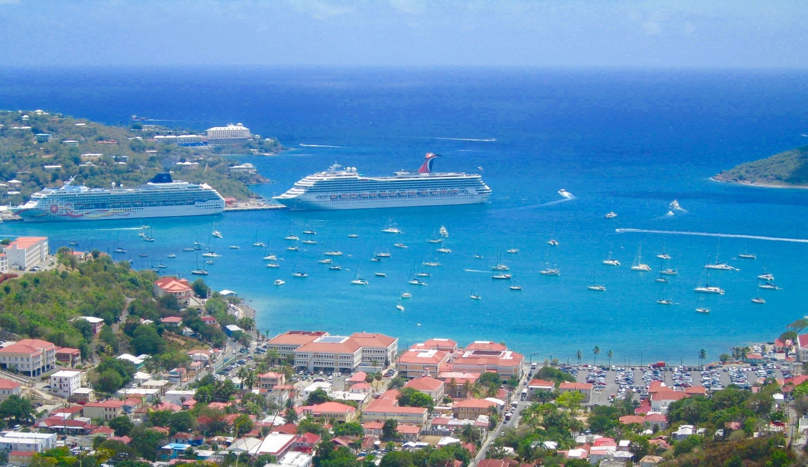 Vista do mar a partir de um cruzeiro, vale a pena fazer um cruzeiro pela primeira vez