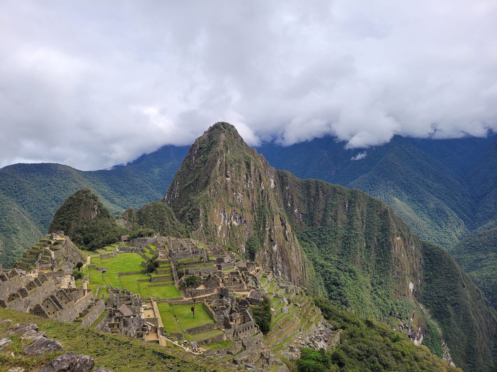 Quanto custa visitar Machu Picchu em 2026 Vista panorâmica de Machu Picchu com as montanhas dos Andes ao fundo