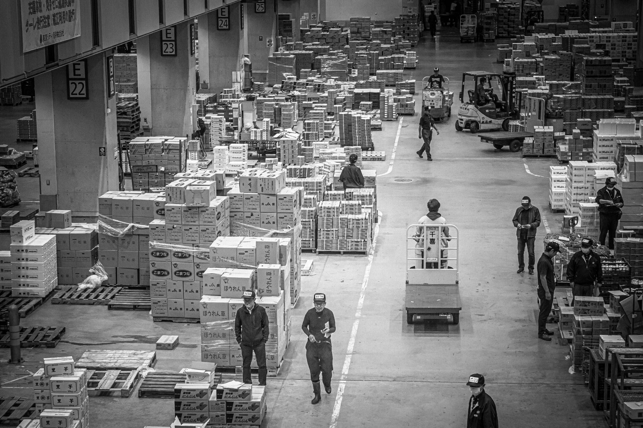 Vida prática de quem trabalha no Japão em 2026 Rotina diária de trabalhador brasileiro recém-chegado ao Japão