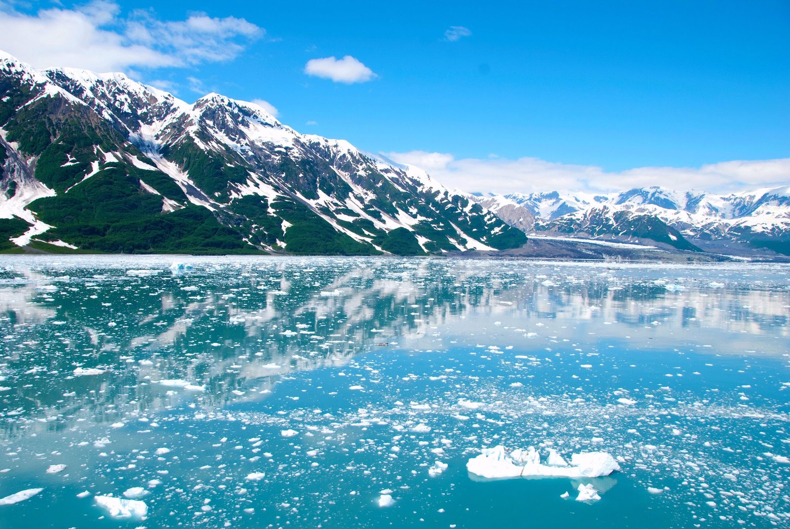 Custos de viajar para o Alasca: passeios até glaciares Glaciar visto durante viagem ao Alasca em 2026