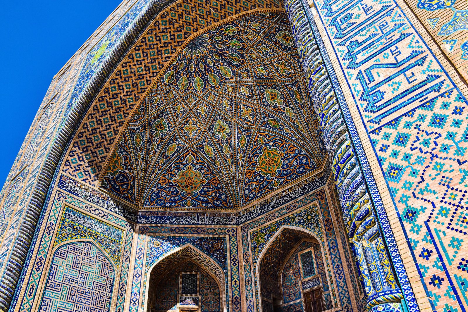 Viajar para o Uzbequistão: guia completo 2026 Praça histórica da Rota da Seda para quem quer viajar para o Uzbequistão em 2026