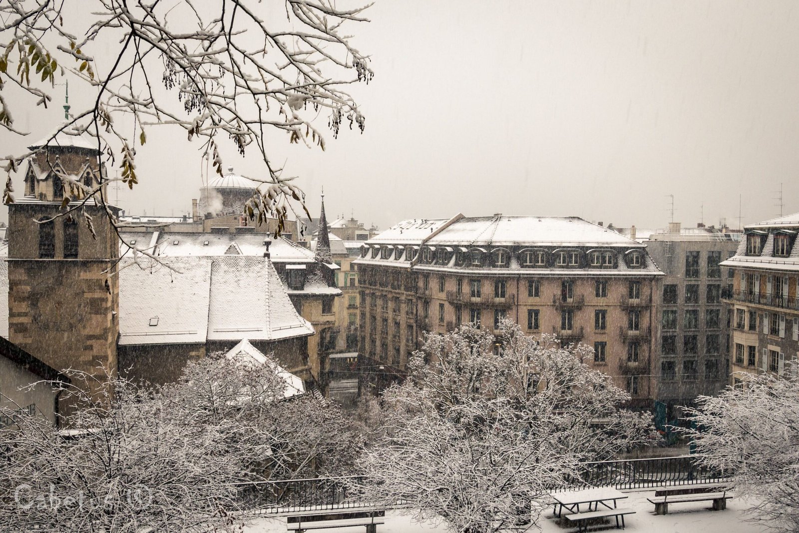 Inverno na Europa 2026/2027: quando começa e melhores destinos Inverno na Europa 2026/2027: centro histórico europeu no inverno