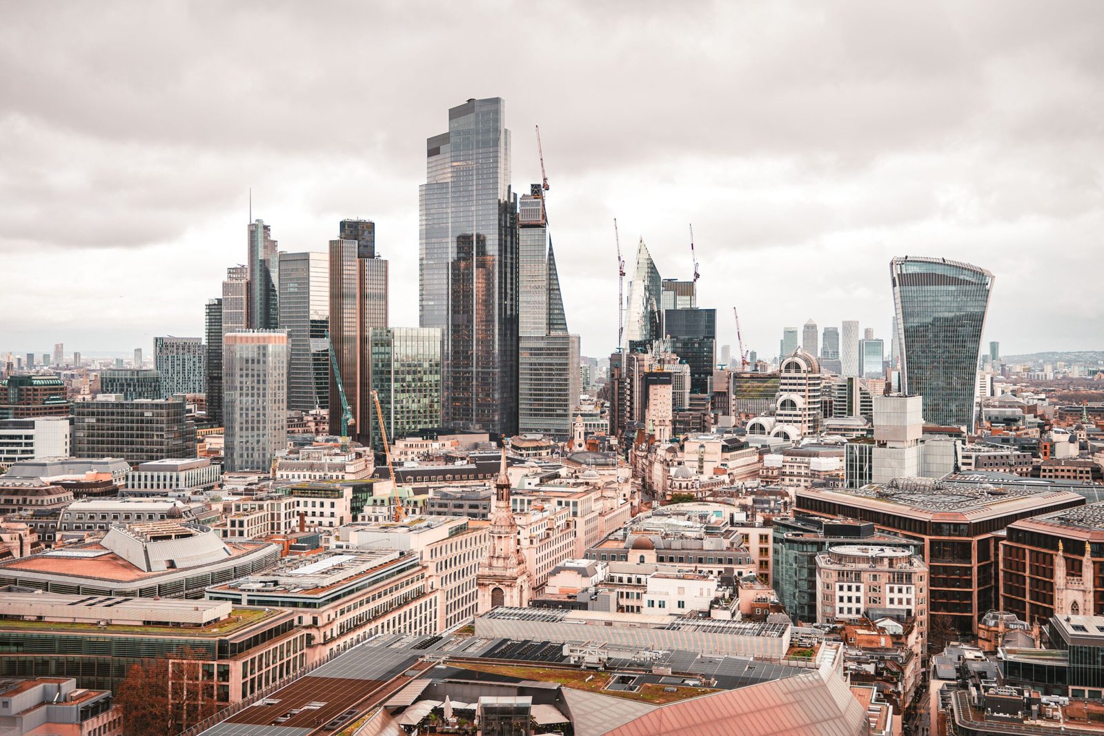 Cidades para trabalhar na Inglaterra: Cambridge e Bristol Cambridge e Bristol entre as melhores cidades para trabalhar na Inglaterra em 2026