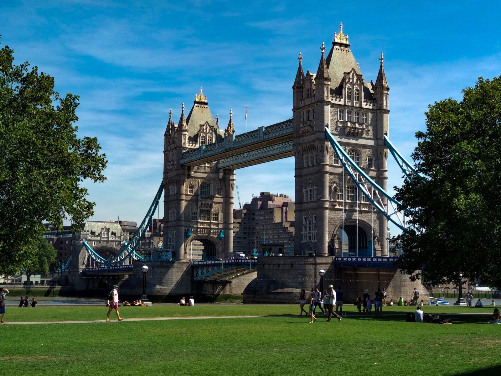 Custo do roteiro de 5, 7 e 10 dias na Inglaterra em 2026: ruas e transporte em cidade inglesa