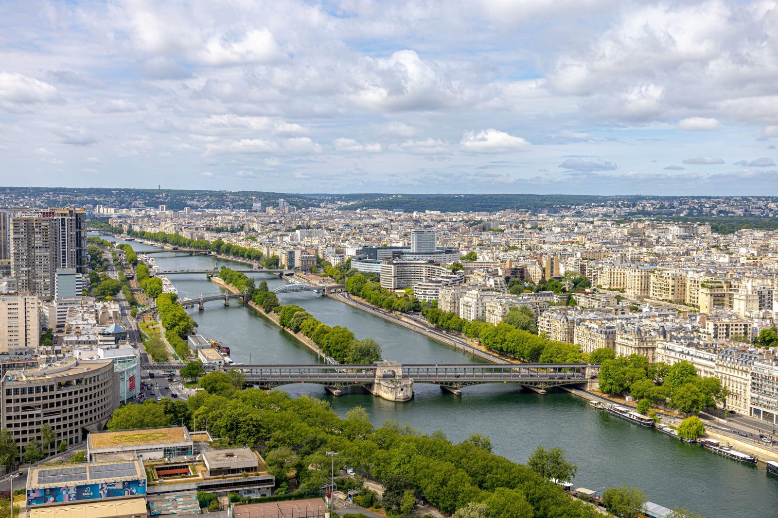 Roteiro em Paris inspirado em Lupin: falésias de Étretat na Normandia, cenário do final da primeira parte
